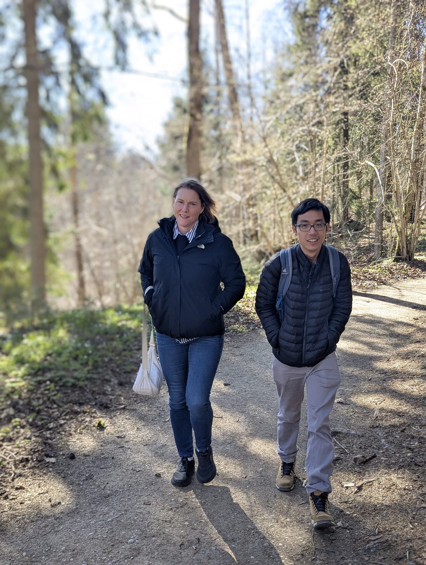 Guests on the forest path along the Gauja Valley